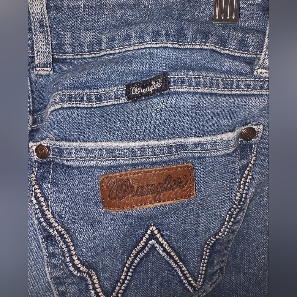 Wrangler Women's Blue Bootcut Jeans - Picture 4 of 5
